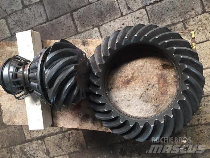  Pair of two GEARS Važiuoklė ir suspensija
