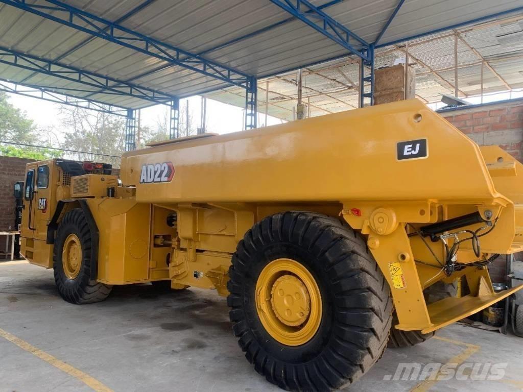 CAT AD 22 Savivarčių priekabų vilkikai