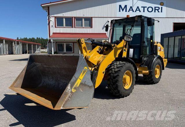 CAT 906M Naudoti ratiniai krautuvai