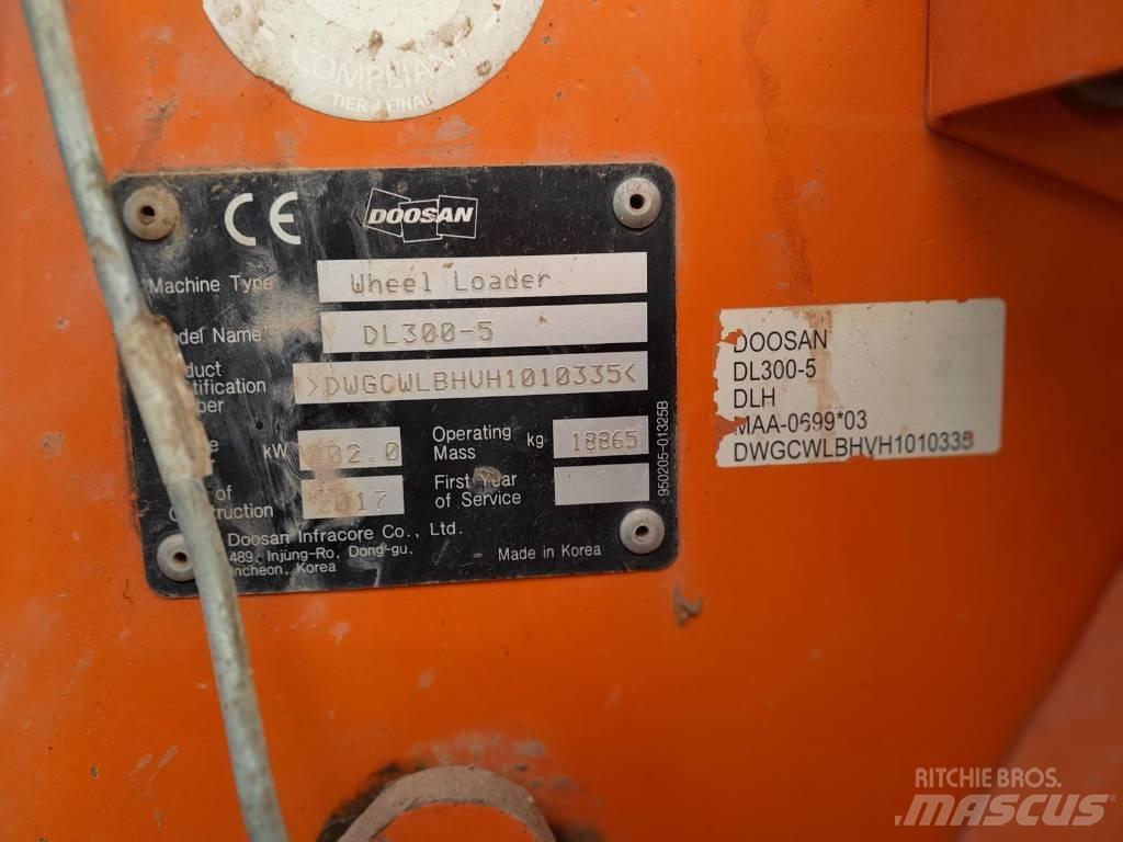 Doosan DL 300 Naudoti ratiniai krautuvai