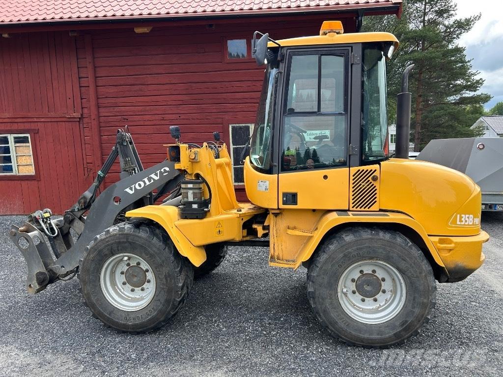 Volvo L 35 B Naudoti ratiniai krautuvai