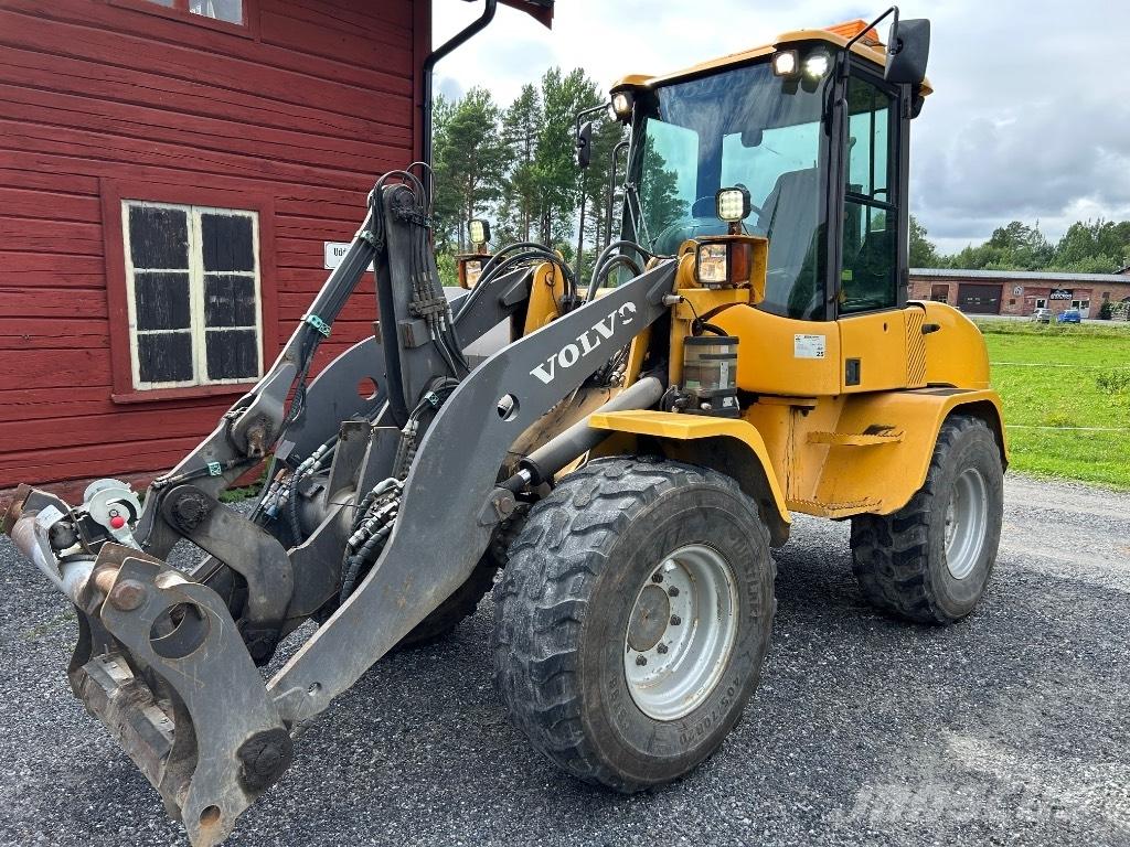 Volvo L 35 B Naudoti ratiniai krautuvai