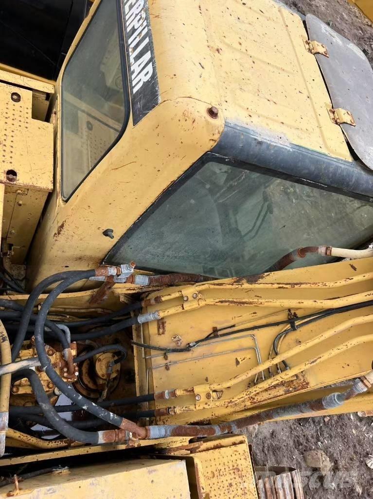 CAT 320 C Vikšriniai ekskavatoriai