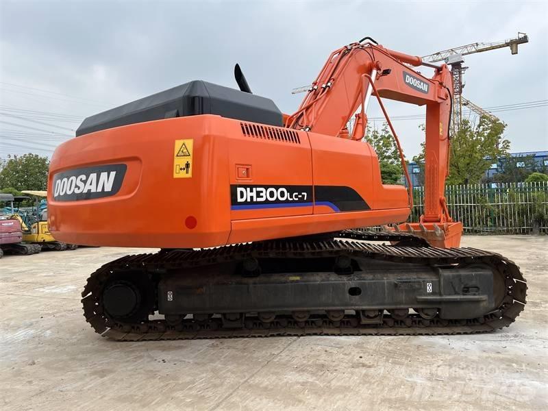 Doosan 300 Vikšriniai ekskavatoriai
