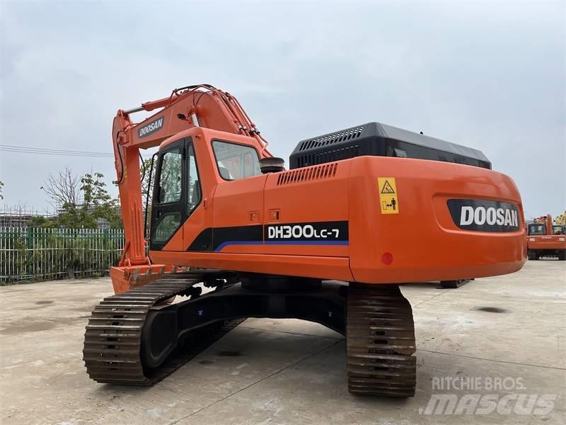 Doosan 300 Vikšriniai ekskavatoriai