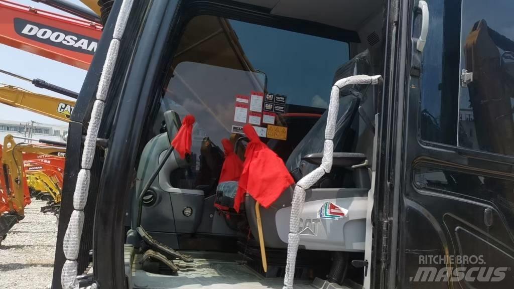 CAT 320 Vikšriniai ekskavatoriai