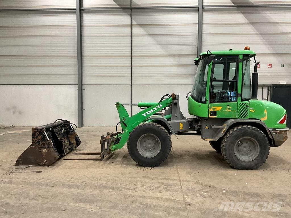 Volvo L 30 B-Z/X Naudoti ratiniai krautuvai