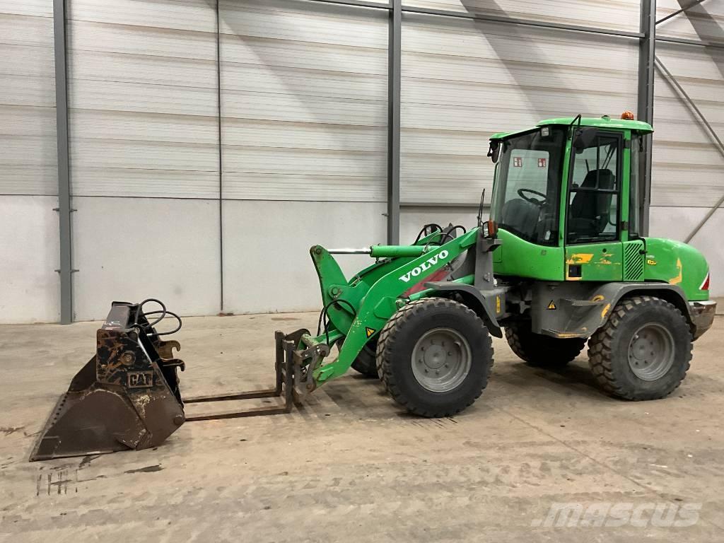 Volvo L 30 B-Z/X Naudoti ratiniai krautuvai