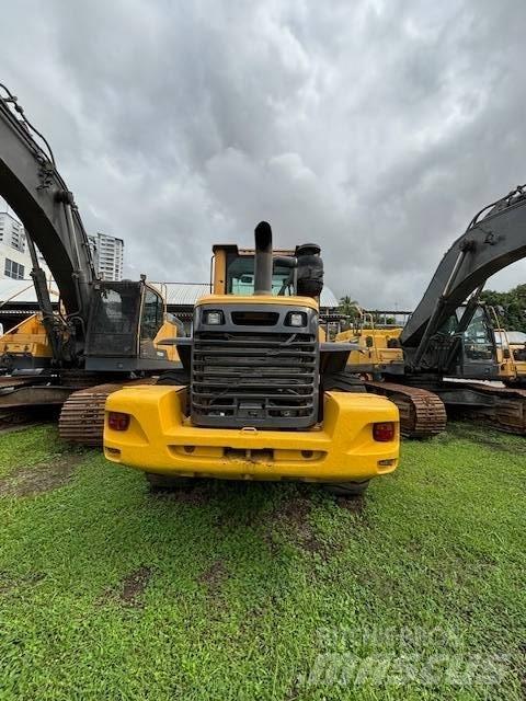 Volvo L 90 F Naudoti ratiniai krautuvai