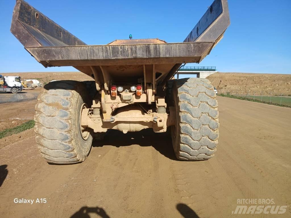 CAT 745 Karjeriniai savivarčiai