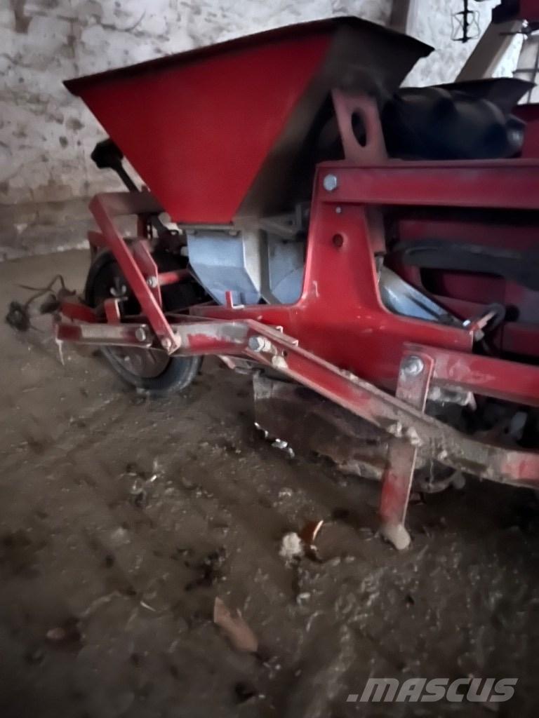 Becker 12 R Tiksli sėjimo technika