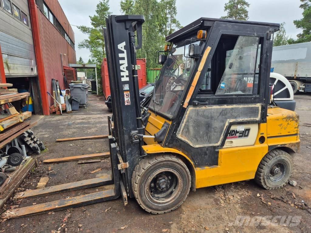Halla HDF 30 Dyzeliniai krautuvai