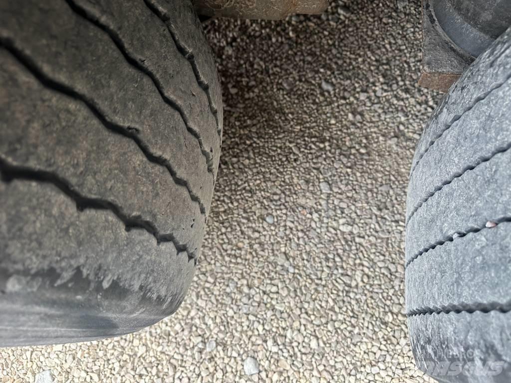 Krone SD Tentinės puspriekabės