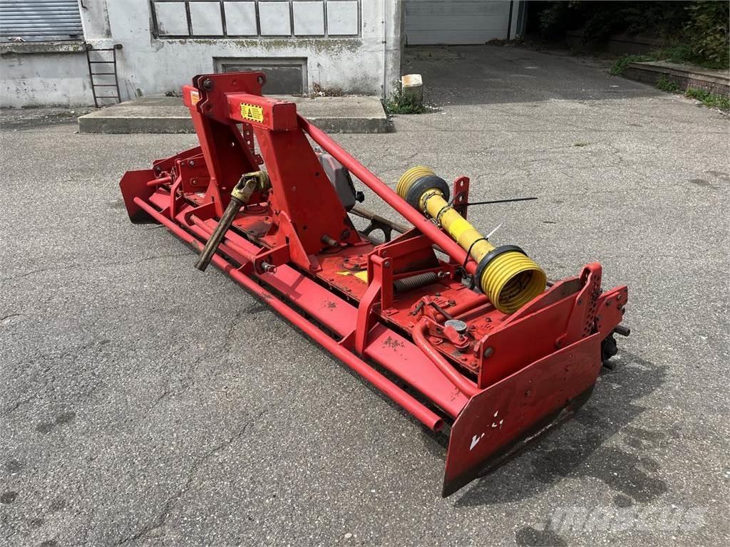 Lely 300-22 Varomosios akėčios ir žemės frezos