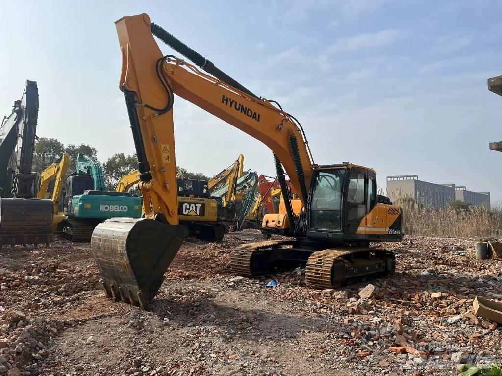 Hyundai R220 Vikšriniai ekskavatoriai