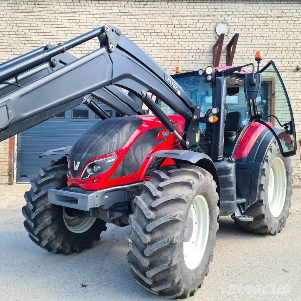 Valtra T 174 Traktoriai