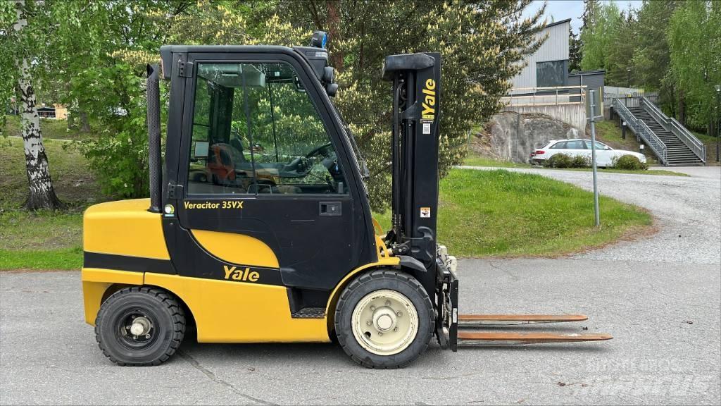 Yale GDP 35 VX Dyzeliniai krautuvai