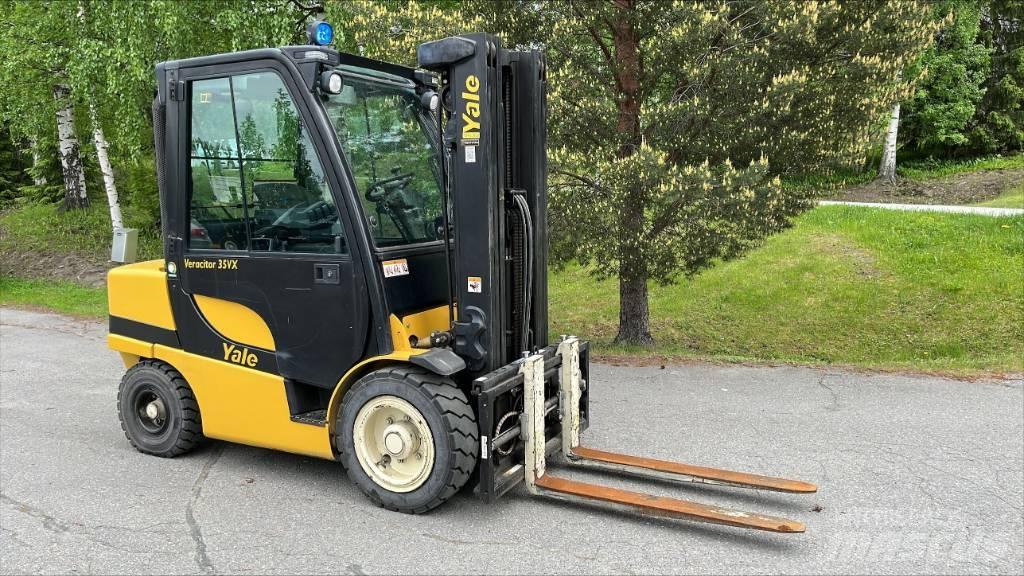 Yale GDP 35 VX Dyzeliniai krautuvai