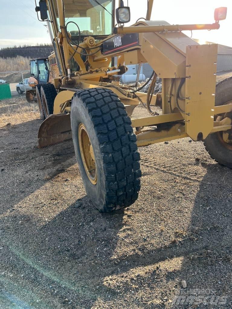 CAT 140 H Greideriai