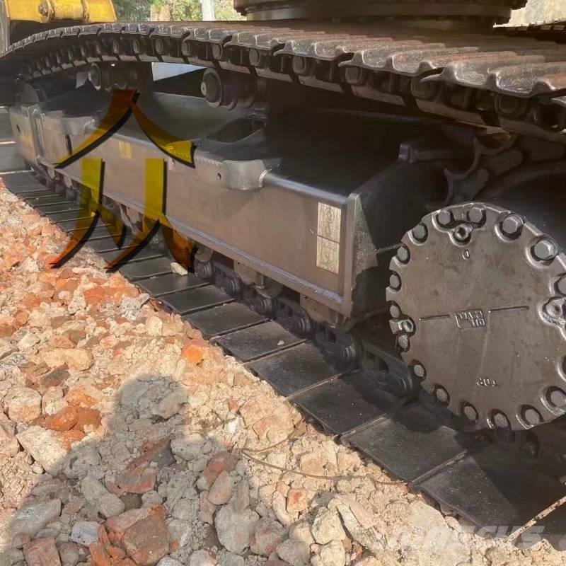 Komatsu PC 220 Vikšriniai ekskavatoriai