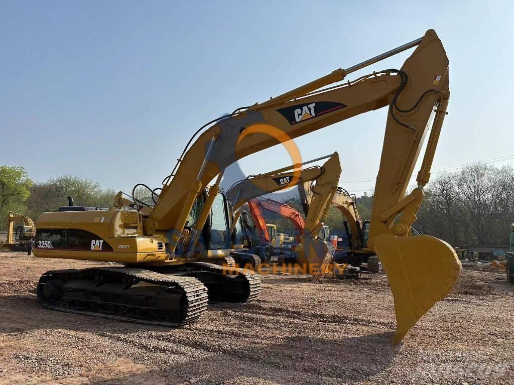 CAT 325 CL Vikšriniai ekskavatoriai
