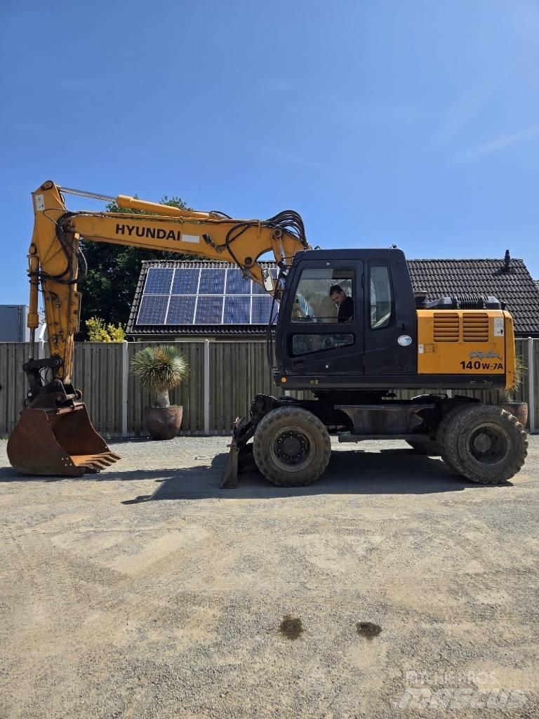 Hyundai Robex 140 W Ratiniai ekskavatoriai