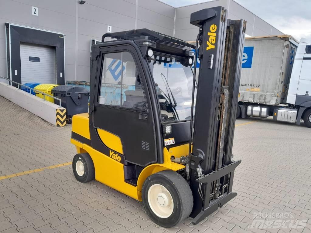 Yale GDP35VX Dyzeliniai krautuvai