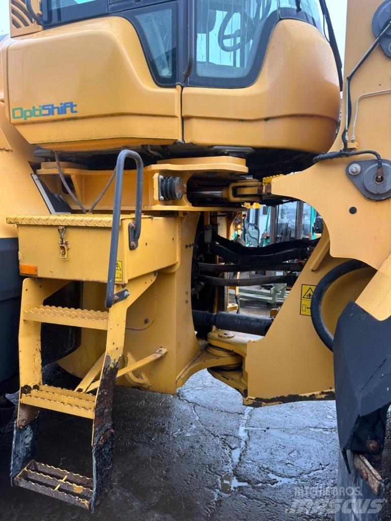 Volvo L 220 G Naudoti ratiniai krautuvai