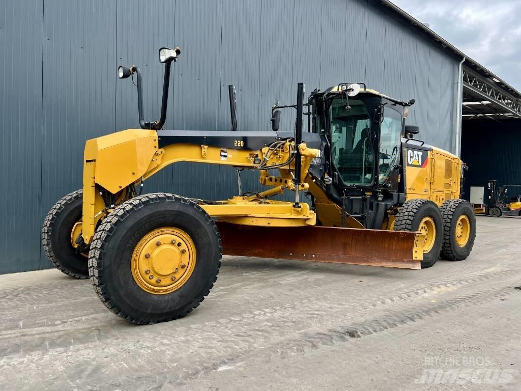CAT 140M2 AWD Greideriai