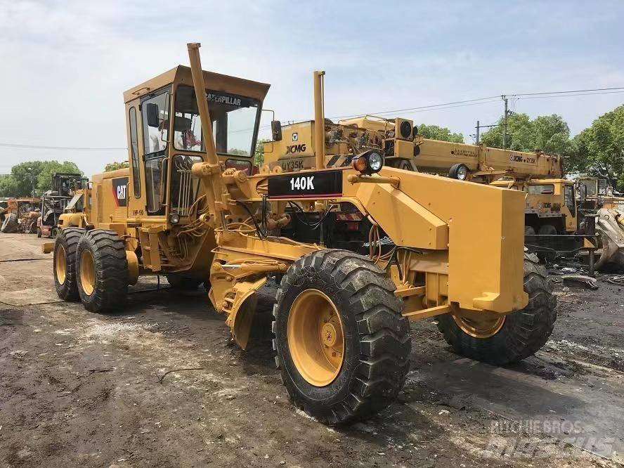 CAT 140 Greideriai