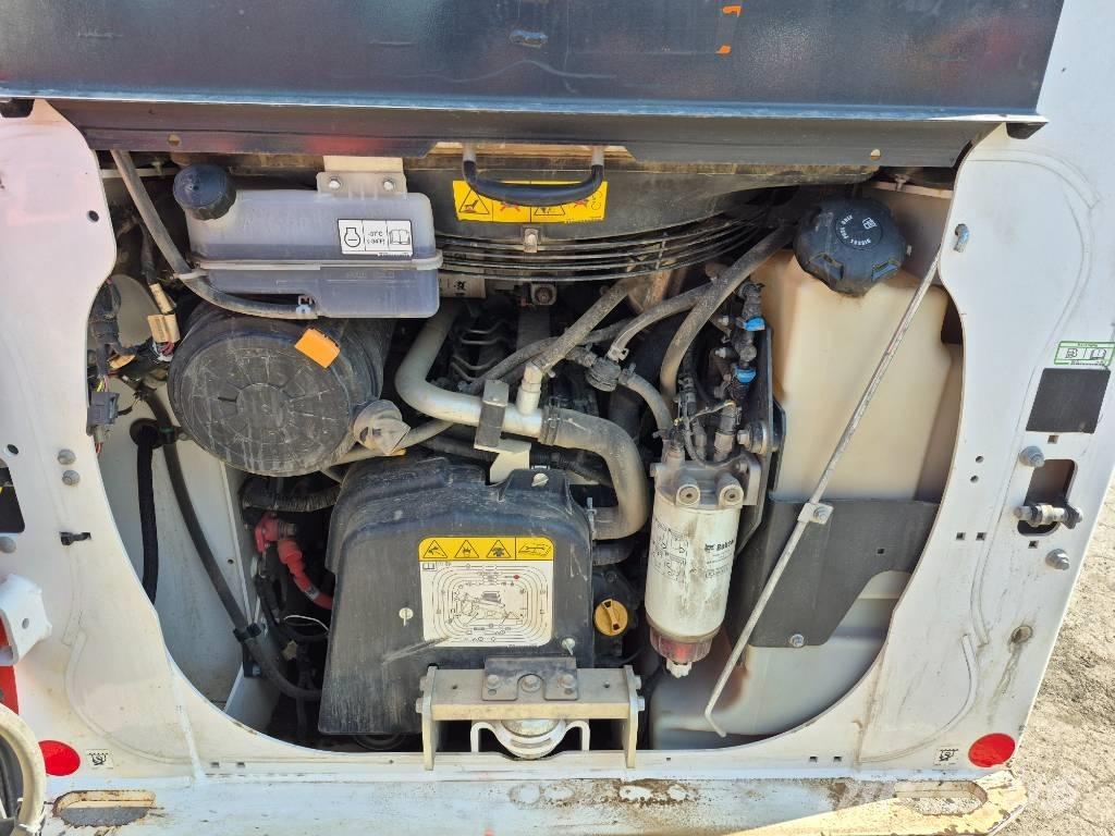 Bobcat T 64 Krautuvai su šoniniu pasukimu