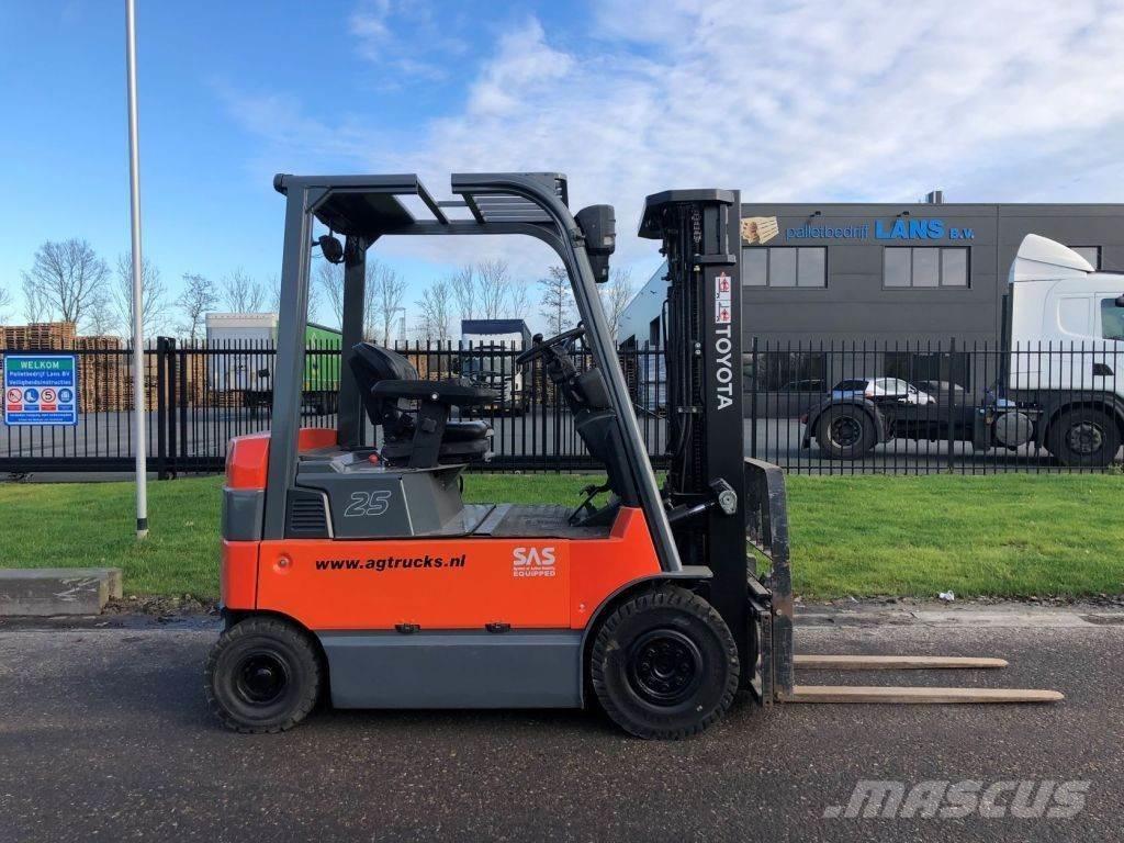 Toyota 7FBMF25 Elektriniai šakiniai krautuvai