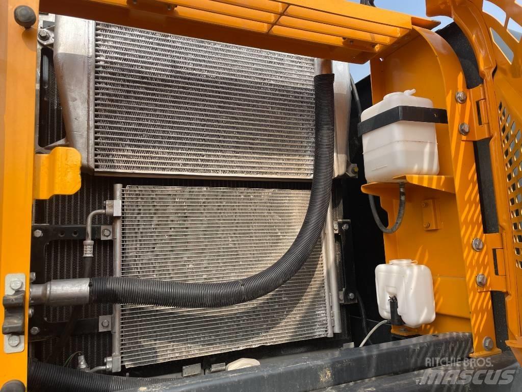 Hyundai R220-9S Vikšriniai ekskavatoriai