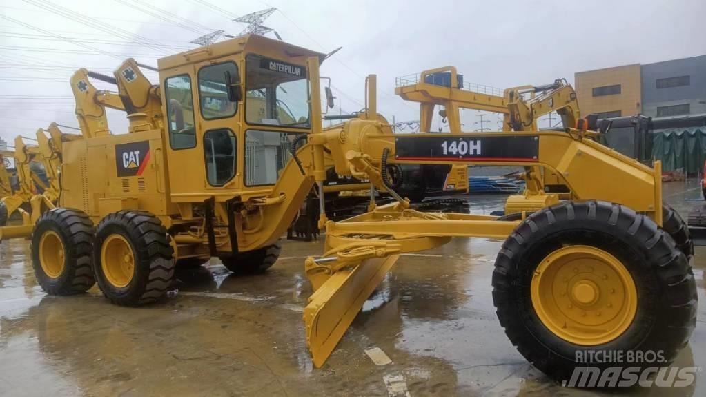 CAT 140 H Greideriai