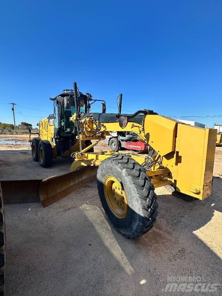 CAT 12 M 2 Greideriai