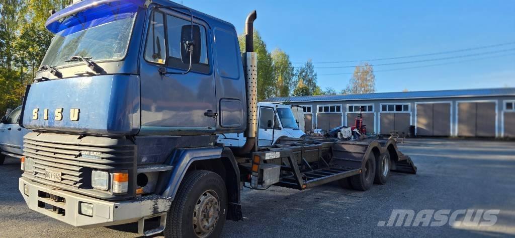 Sisu SM 300 Miško mašinų transportavimo sunkvežimiai