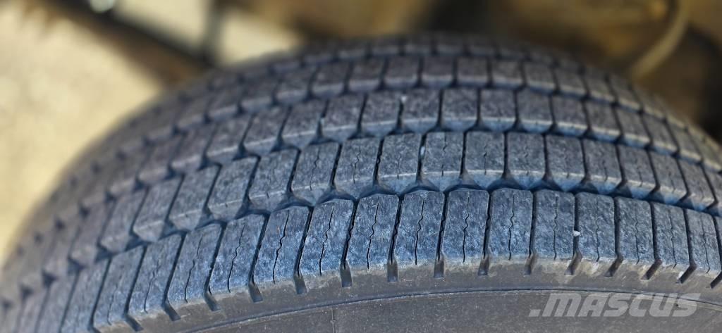 Sisu SM 300 Miško mašinų transportavimo sunkvežimiai