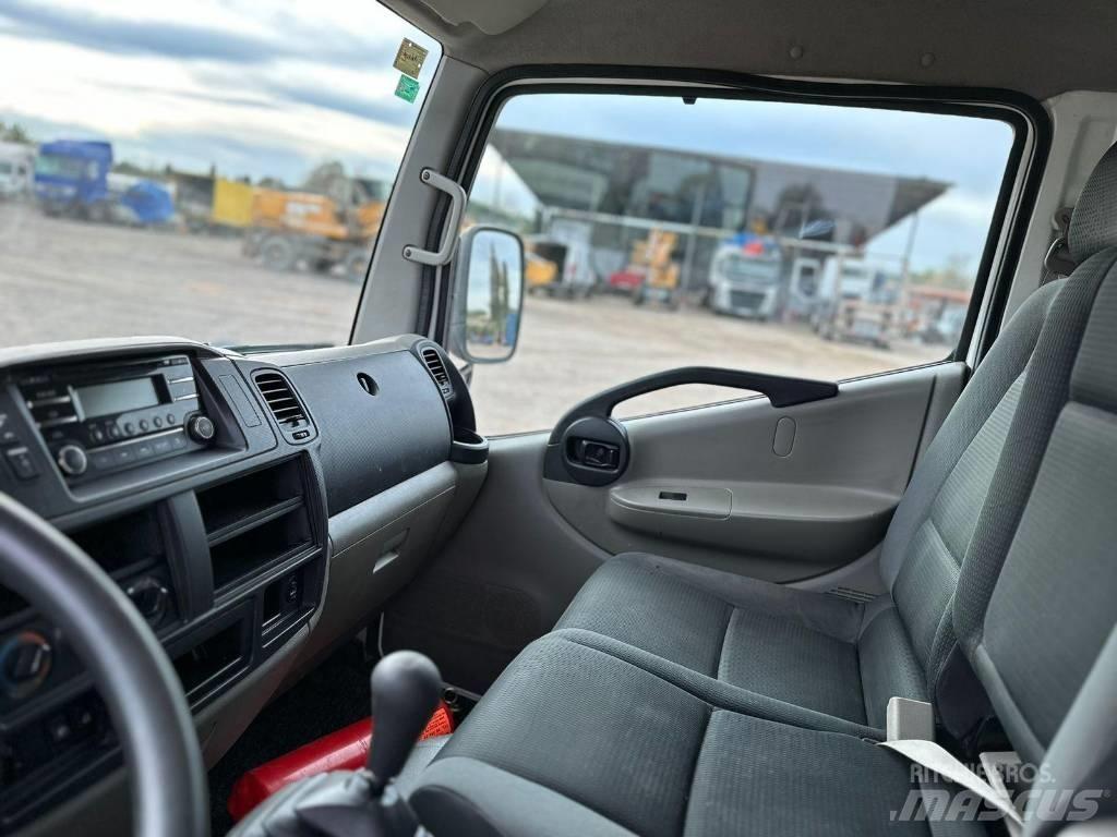 Nissan NT 400 Automobiliniai kranai