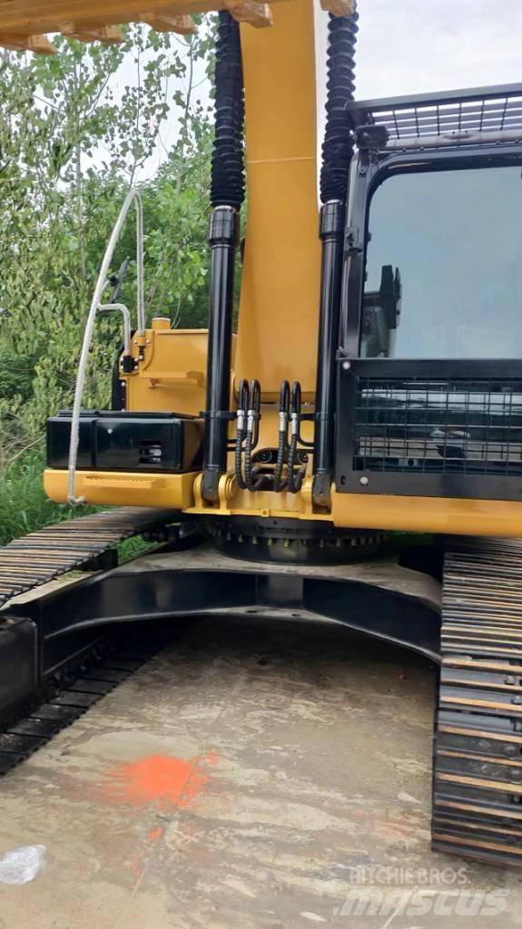 CAT 320D2 Vikšriniai ekskavatoriai
