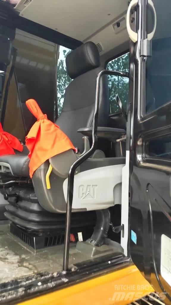 CAT 320D2 Vikšriniai ekskavatoriai