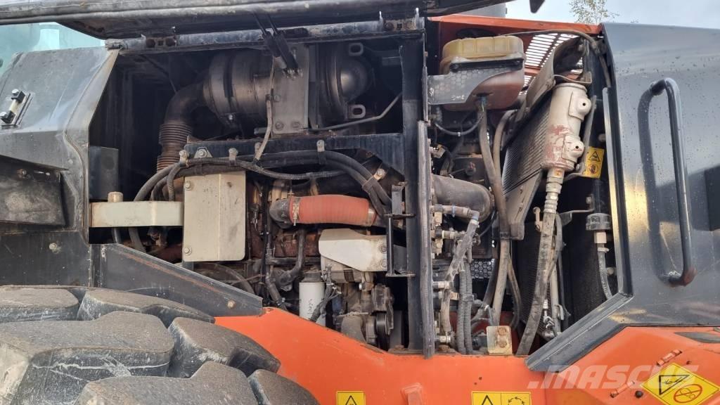 Hitachi ZW 220-6 Naudoti ratiniai krautuvai