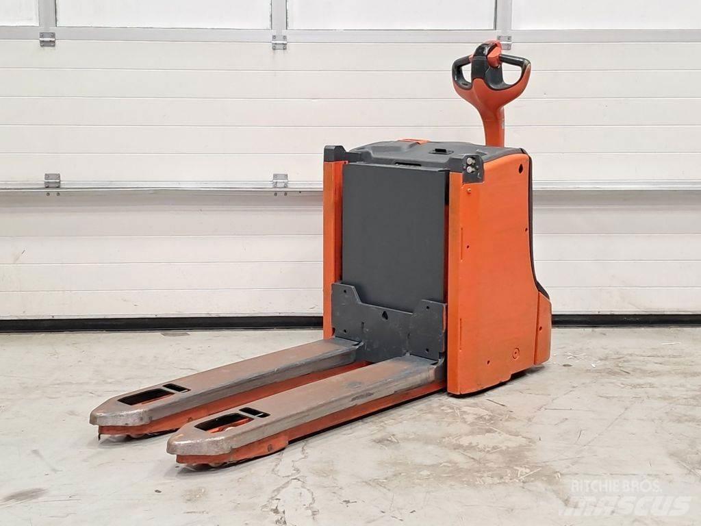 Linde T16L Mažų aukščių keltuvai