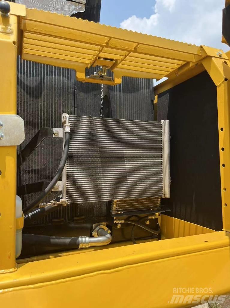 Komatsu PC 240-8 Vikšriniai ekskavatoriai