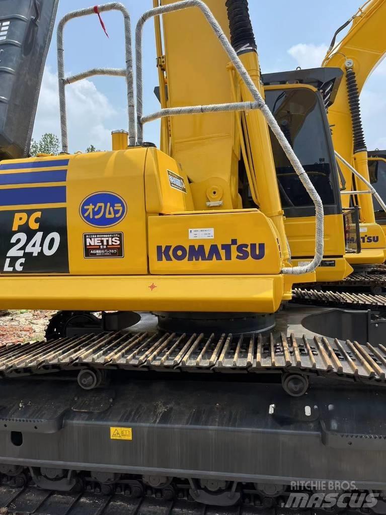 Komatsu PC 240-8 Vikšriniai ekskavatoriai