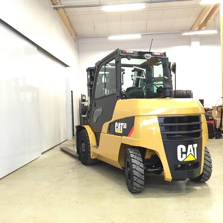 CAT DP 50 N Dyzeliniai krautuvai