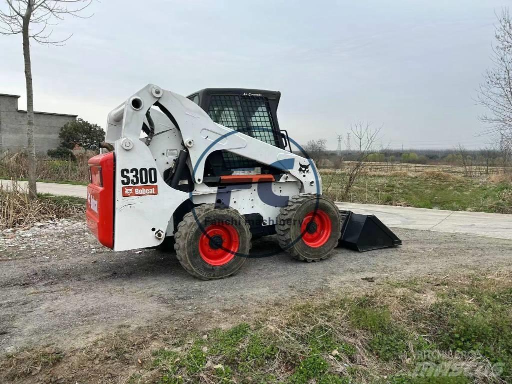 Bobcat S 330 Krautuvai su šoniniu pasukimu