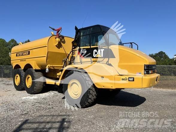 CAT 725 Vandens sunkvežimiai