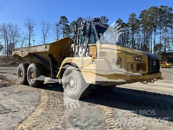 CAT 725C2 Karjeriniai savivarčiai