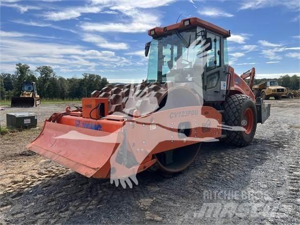 XCMG CV123PDU Vieno būgno volai