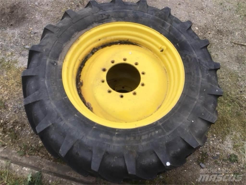 Michelin 420/85R34 Padangos, ratai ir ratlankiai
